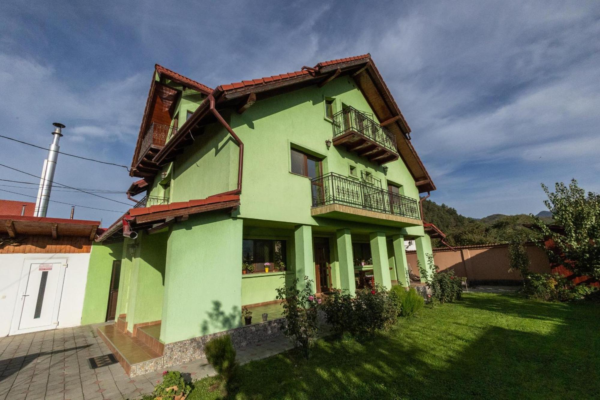 Vilman House Hotel Risnov Exterior photo